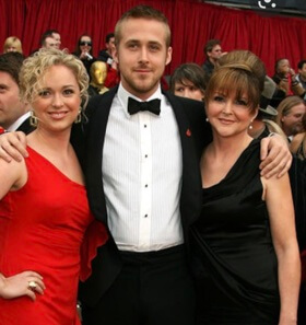 Mandi Gosling with her brother Ryan Gosling and mother Donna Gosling